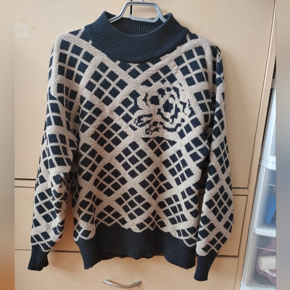 Susan Van Heusen Patterned Sweater - Picture 4 of 6